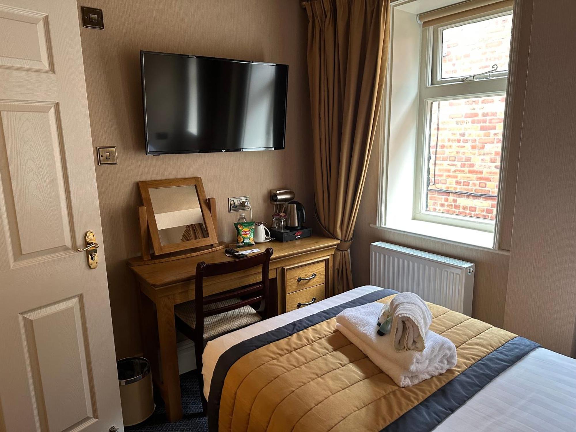The Court Hotel 4*
