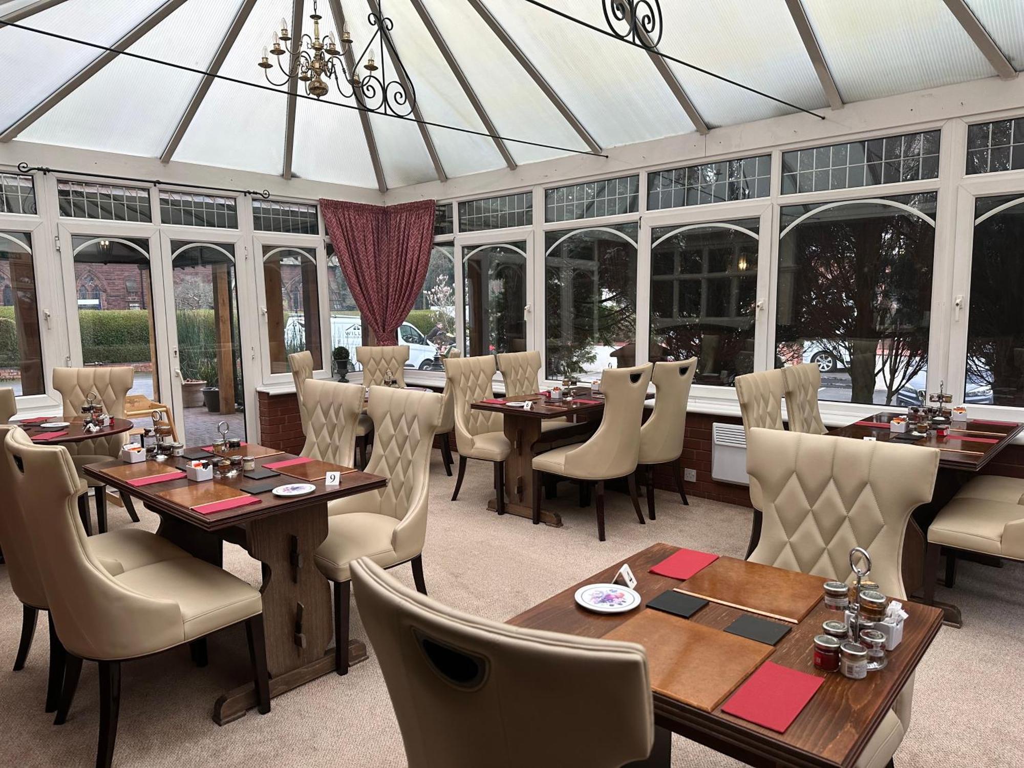 Hotel The Court Chester